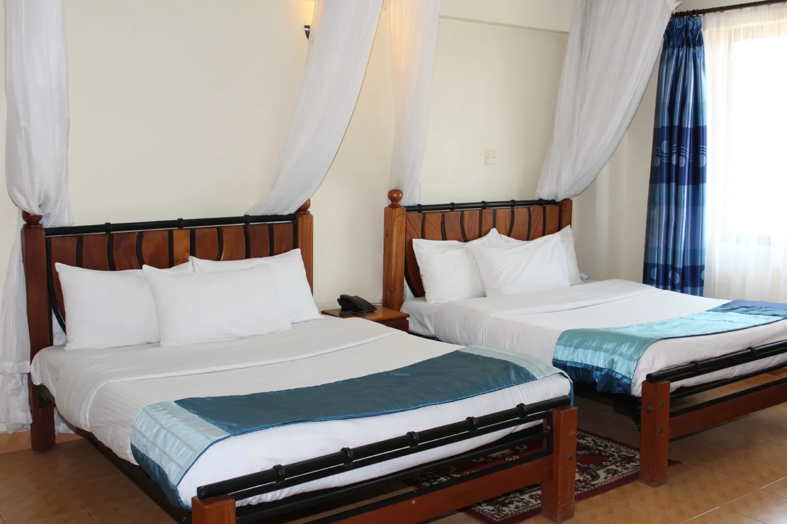 Togetherness wrapped in cozy elegance.